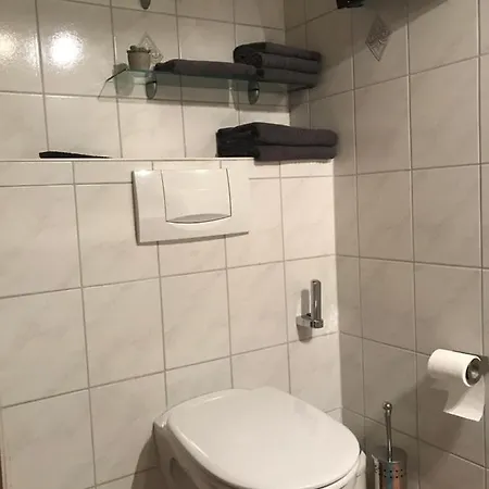 Schoene Ruhige Wohnung Mit Terrasse Und Parkplatz Greifswald Exterior photo
