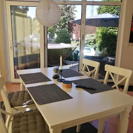 Schoene Ruhige Wohnung Mit Terrasse Und Parkplatz Greifswald Exterior photo