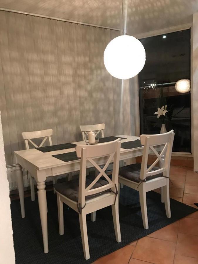 Schoene Ruhige Mit Terrasse Und Parkplatz Apartment